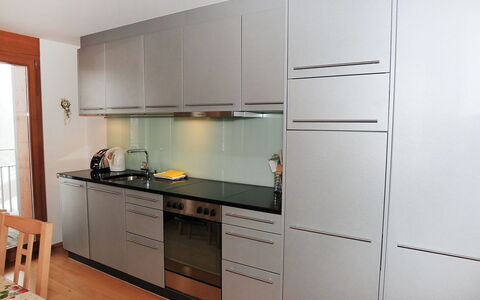 Eden Apt.d: Meubles, Cabinetry, Comptoir, Pièce, Cuisine, Propriété, Placard, Cuisinière, Design Intérieur, Bâtiment