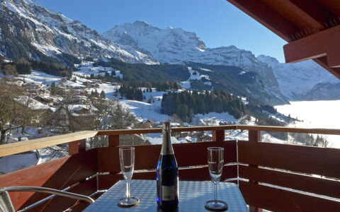 Wengen 19: Ciel, Montagne, Propriété, Neige, Vaisselle, Montagnes, Nuage, Bâtiment, Table, Glacial Relief