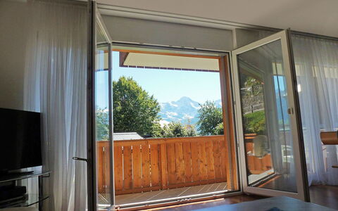 Wengen 22: Pièce, Maison, Propriété, Design Intérieur, Bâtiment, Architecture, Meubles, Fenêtre, Domicile, Porte