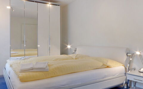 Wengen 22: Chambre, Lit, Meubles, Matelas, Pièce, Cadre De Lit, Propriété, Drap De Lit, Literie, Design Intérieur