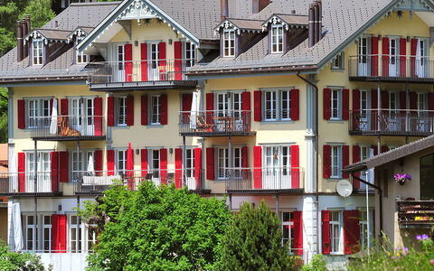 Mittaghorn Apt.8: Bâtiment, Fenêtre, Plante, Maison, Zone Résidentielle, Toit, Design Urbain, Façade, Immobilier