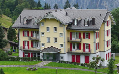 Mittaghorn Apt.8: Plante, Bâtiment, Propriété, Fenêtre, Vert, Arbre, Maison, Lot Terre, Architecture, Herbe