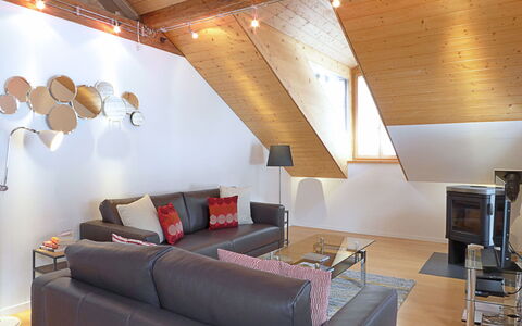 Mittaghorn Apt.8: Canapé, Propriété, Meubles, Confort, Table, Bâtiment, Design Intérieur, Bois, Maison, Salon