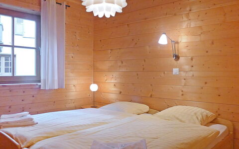 Alpina Apt. Ch: Chambre, Lit, Pièce, Meubles, Drap De Lit, Propriété, Cadre De Lit, Matelas, Literie, Mur