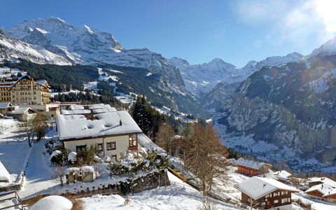 Wengen 602: Ciel, Montagne, Neige, Nuage, Bâtiment, Pente, Montagnes, Maison, Fenêtre, Gelé