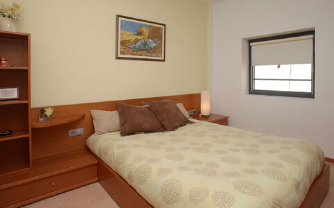 Vila Olimpica Pamplona: Chambre, Lit, Meubles, Pièce, Drap De Lit, Matelas, Propriété, Sol, Literie, Cadre De Lit