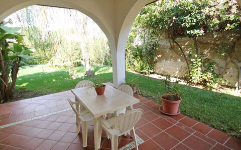 Orchidea: Propriété, Bâtiment, Pièce, Maison, Immobilier, Table, Architecture, Cambre, Villa, Arbre