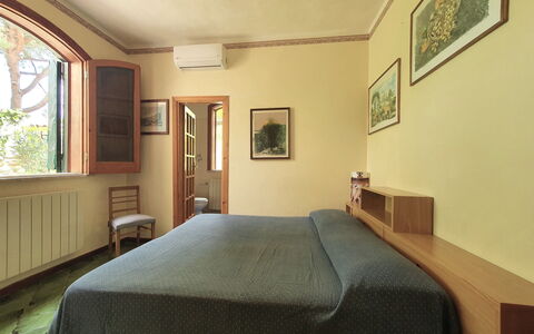 Orchidea: Design Intérieur, Chambre, Lit, Bois, Meubles, Drap De Lit, Pièce, Literie, Cadre, Sol