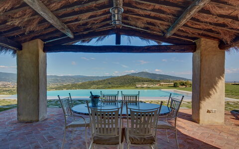 Villa Agazzi: Propriété, Bâtiment, Maison, Immobilier, Pièce, Recours, Biens, Porche, Domicile, Vacances