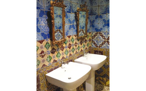 Villa Quattro Mori: Tuile, Mosaïque, Céramique, Luminaire Plomberie, Salle De Bains, Plomberie, Lavabo, Porcelaine, Robinet