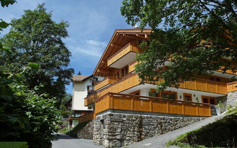 Bergfrieden Apt. 2: Maison, Propriété, Bâtiment, Architecture, Domicile, Zone Résidentielle, Immobilier, Chalet, Toit, Arbre