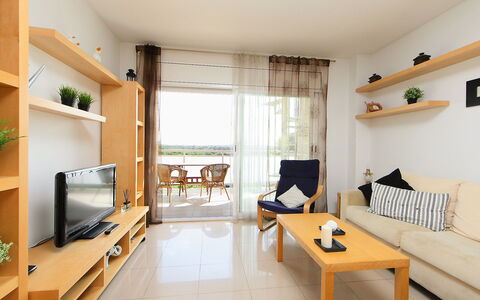 Nou Salou: Pièce, Propriété, Meubles, Design Intérieur, Bâtiment, Salon, Maison, Sol, Immobilier, Table