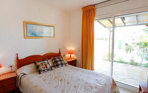 Montalt Viii: Chambre, Meubles, Lit, Pièce, Propriété, Drap De Lit, Literie, Cadre De Lit, Sol, Design Intérieur