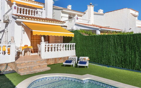 Montalt Ix: L'Eau, Propriété, Ciel, Bâtiment, Plante, Fenêtre, Piscine, Loisir, Mobilier De Jardin, Immobilier