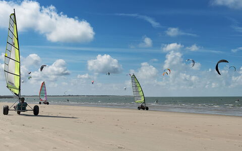 Ganuenta: Ciel, L'Eau, Nuage, Bateau, Navire, Plage, Loisirs De Plein Air, Des Sports, Loisir