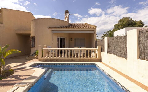 Fumadell: Propriété, Maison, Bâtiment, Immobilier, Piscine, Domicile, Villa, Biens, Architecture, Zone Résidentielle