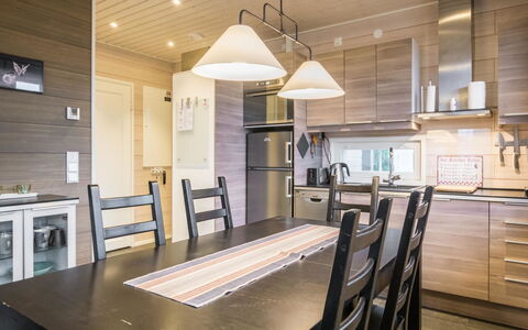 Villa Nummenranta 2: Domicile, Chalet, Toit, Biens, Ombre, Ferme, Pelouse, Aménagement Paysager, Jardin, Cour