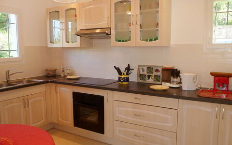 La Campagne: Comptoir, Cabinetry, Pièce, Meubles, Cuisine, Propriété, Design Intérieur, Évier, Bâtiment, Maison