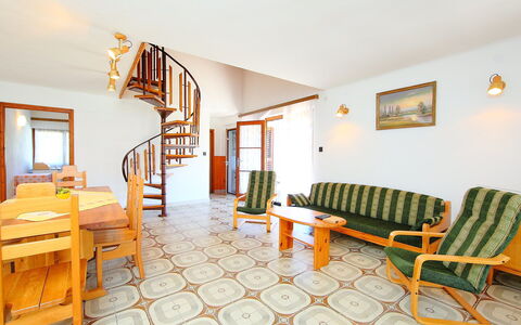 Betula: Pièce, Propriété, Meubles, Bâtiment, Jaune, Design Intérieur, Maison, Sol, Immobilier, Salon