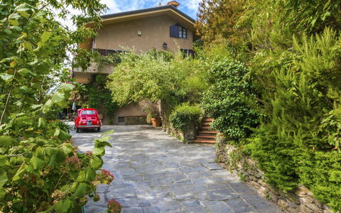 Villa Poggiobello: Propriété, Immobilier, Maison, Domicile, Passerelle, Bâtiment, Arbre, Botanique, Jardin, Biens