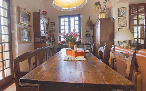 Villa Poggiobello: Pièce, Salle À Manger, Meubles, Bâtiment, Propriété, Table, Table Cuisine Et Salle A Manger, Design Intérieur, Plafond, Immobilier