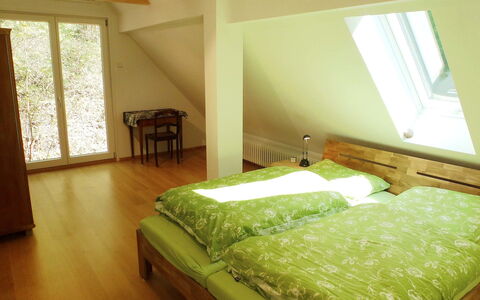 Leubach: Chambre, Lit, Pièce, Meubles, Propriété, Drap De Lit, Cadre De Lit, Matelas, Literie, Design Intérieur