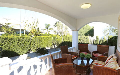 Miramar: Propriété, Bâtiment, Immobilier, Pièce, Maison, Domicile, Design Intérieur, Porche, Biens, Patio