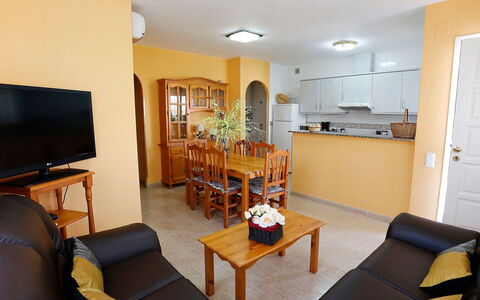 Miramar: Pièce, Salon, Propriété, Meubles, Design Intérieur, Bâtiment, Jaune, Maison, Sol, Immobilier