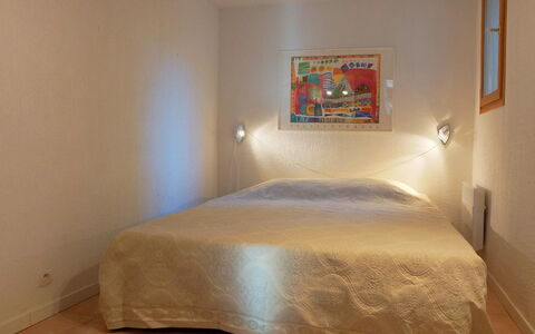 Le Belvédère: Chambre, Lit, Meubles, Pièce, Literie, Drap De Lit, Propriété, Cadre De Lit, Sol, Mur