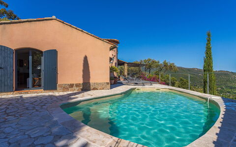 Le Pas de Courtin: Bleu, Piscine, Composite, Mobilier De Jardin, Villa, Hacienda, Dalle, Caractéristique De L'Eau, Hôtel