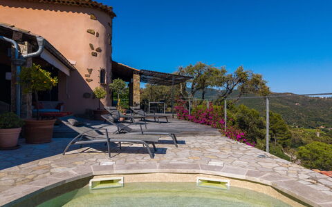 Le Pas de Courtin: Bleu, Piscine, Mobilier De Jardin, Recours, Ombre, Chaise, Eco Hôtel, Ville Resort, Pot De Fleur, Dalle