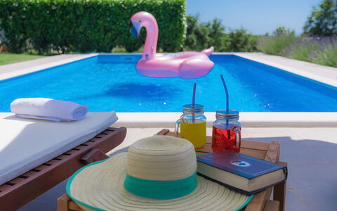 Blog 2: L'Eau, Bleu, Bleu Azur, Ciel, Table, Piscine, Mobilier De Jardin, Ombre