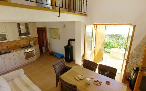 Jure: Pièce, Propriété, Bâtiment, Meubles, Maison, Design Intérieur, Salon, Sol, Immobilier, Architecture