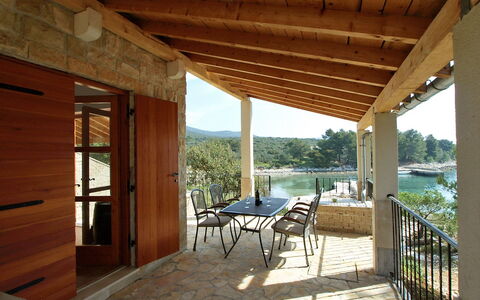 Jure: Propriété, Bâtiment, Pièce, Maison, Immobilier, Porche, Meubles, Patio, Domicile, Tache De Bois