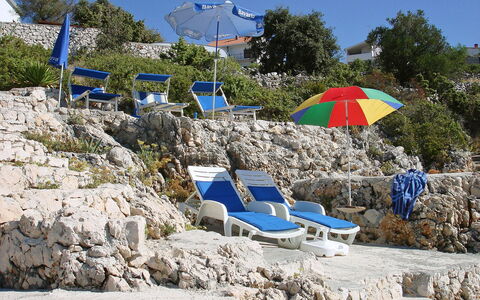 Carmen: Vacances, Roche, Parapluie, Tourisme, Côte, Arbre, Accessoire De Mode, Loisir, Plage, Maison