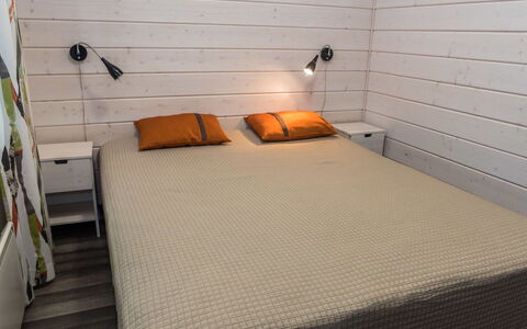 Villa Vuosseli C 2: Bois, Sol, Chambre, Sol, Design Intérieur, Drap De Lit, Literie, Lit, Cadre De Lit, Linge