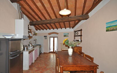 Cerchi 3: Propriété, Pièce, Bâtiment, Plafond, Maison, Immobilier, Meubles, Sol, Design Intérieur, Domicile