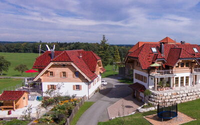 Grosserlach 100: Plante, Ciel, Bâtiment, Nuage, Propriété, Fenêtre, Maison, Lot Terre, Arbre, Quartier