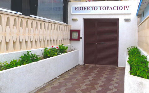 Topacio Iv: Propriété, Bâtiment, Immobilier, Architecture, Sol, Maison, Porte, Façade, Tuile, Sol
