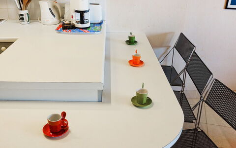 Dinard 153: Table, Design Intérieur, Pièce, Meubles, Conception, Architecture, Sol, Comptoir, Sol, Verre