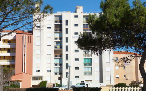 Le Barcarès 480: Zone Résidentielle, Propriété, Bâtiment, Architecture, Maison, Jour, Appartement, Immobilier, Quartier, Condominium