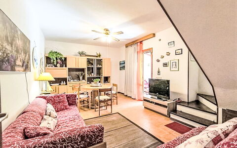 Barracuda: Meubles, Canapé, Design Intérieur, Sol, Pièce, Salon, Sol, Appartement, Plafond, Domicile