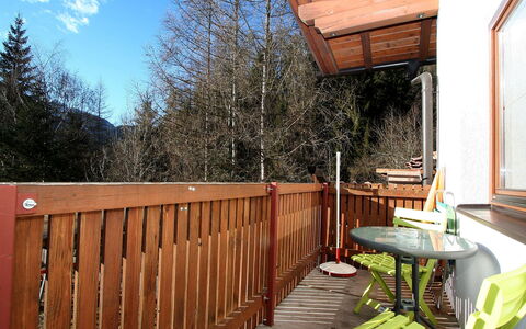 Ferien 1: Propriété, Plate-Forme, Immobilier, Domicile, Bois, Maison, Bâtiment, Tache De Bois, Pièce, Arbre