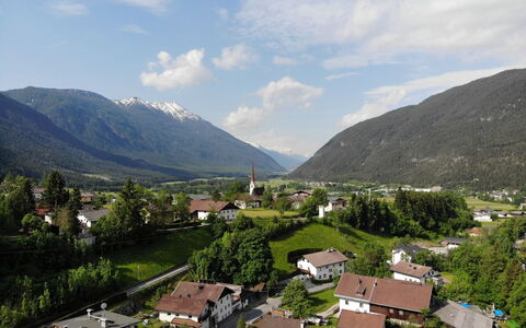 Ferien 1: Nuage, Ciel, Montagne, Plante, Paysage Naturel, Bâtiment, Montagnes, Arbre, Paysage, Zone Rurale