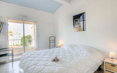 Bella Vista: Chambre, Propriété, Meubles, Pièce, Lit, Cadre De Lit, Design Intérieur, Immobilier, Drap De Lit, Literie