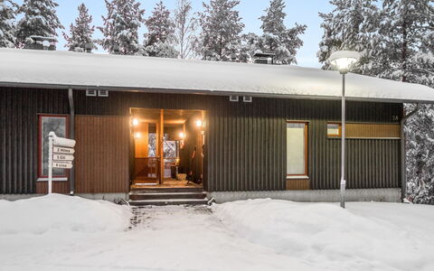 Aino: Voie Navigable, Banque, Cours D'Eau, Lac, Chalet, Forêt, Canal, Réservoir, Cabane En Rondins