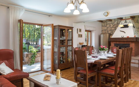 Villa Dalmatica Moderna: Pièce, Propriété, Meubles, Design Intérieur, Salle À Manger, Bâtiment, Plafond, Salon, Table, Maison