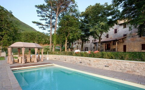 Villa Gubbio: Piscine, Propriété, Maison, Bâtiment, Biens, Immobilier, Domicile, Villa, Recours, Loisir