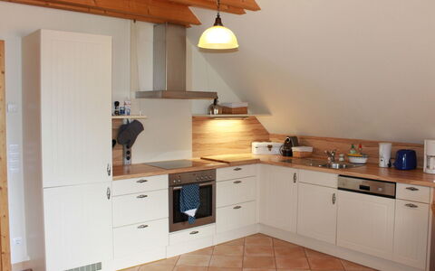 Schwalbennest: Cabinetry, Comptoir, Propriété, Bâtiment, Meubles, Appareil De Cuisine, Cuisinière, Bois, Evier, Cuisine