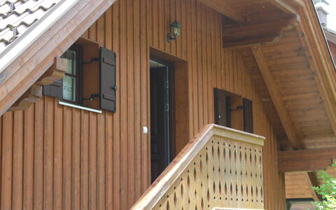 Schwalbennest: Propriété, Bâtiment, Fenêtre, Bois, Maison, Siding, Chalet, Matériel De La Propriété, Tache De Bois